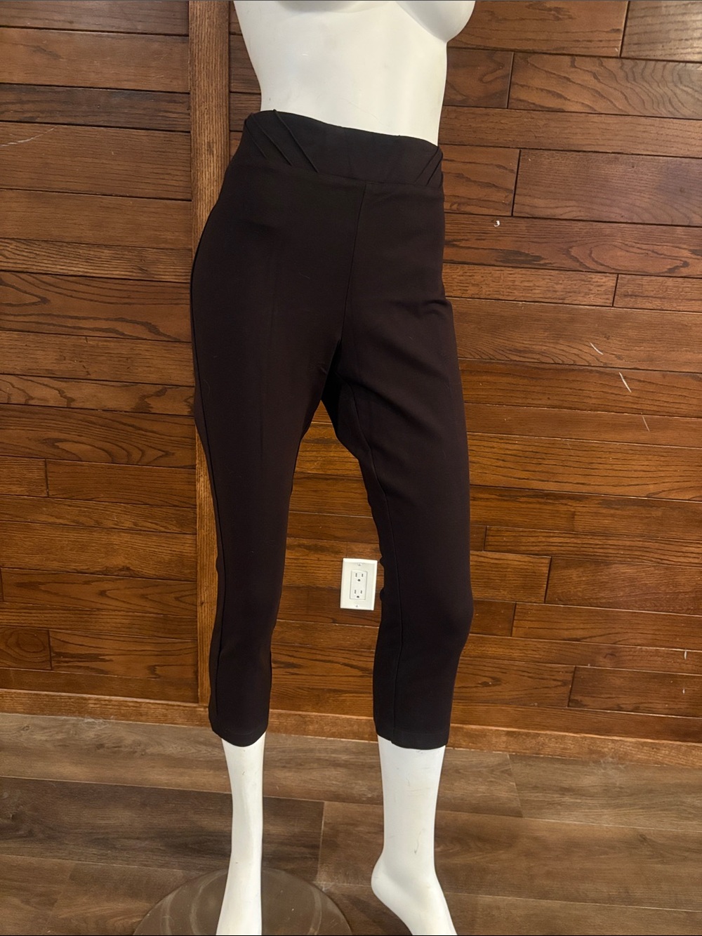 Source Unknown Dark Brown Cropped Ponte Pants